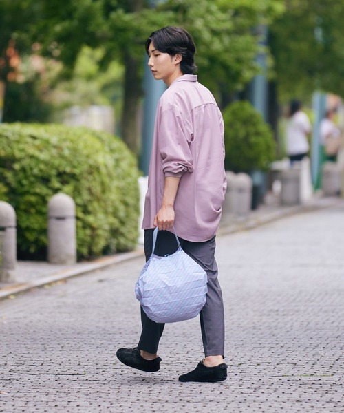 Shupatto(シュパット)の「マーナ(marna) Shupatto コンパクトバッグ M 一気にたためる エコバッグ(エコバッグ/サブバッグ・レディース・ベージュ×ブラック/ネイビー/ブルーグレー/グレー×ピンク・M)」の8枚目の写真