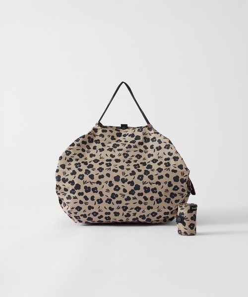 Shupatto(シュパット)の「マーナ(marna) Shupatto コンパクトバッグ M 一気にたためる エコバッグ(エコバッグ/サブバッグ・レディース・ベージュ×ブラック/ネイビー/ブルーグレー/グレー×ピンク・M)」の11枚目の写真