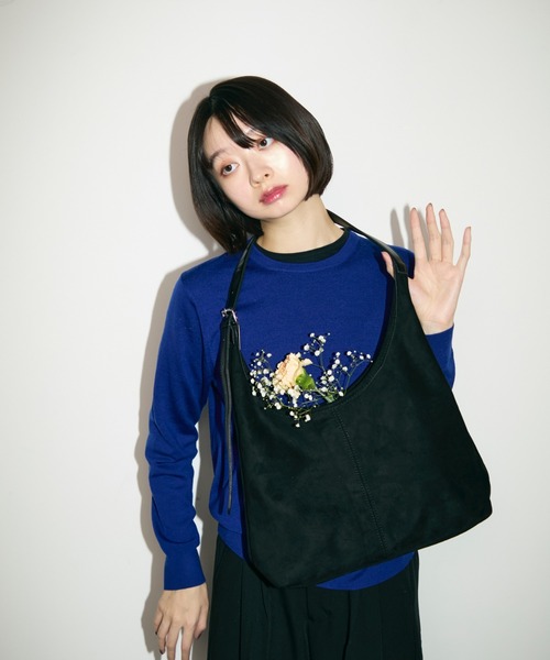 TONER（トナー）の「スエードトーンバッグ/ロゴプレート付き（ショルダーバッグ・レディース・ブラック/ベージュ/ブラウン・FREE）」の4枚目の写真