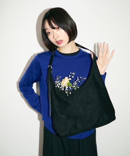 TONER（トナー）の「スエードトーンバッグ/ロゴプレート付き（ショルダーバッグ・レディース・ブラック/ベージュ/ブラウン・FREE）」の5枚目の写真