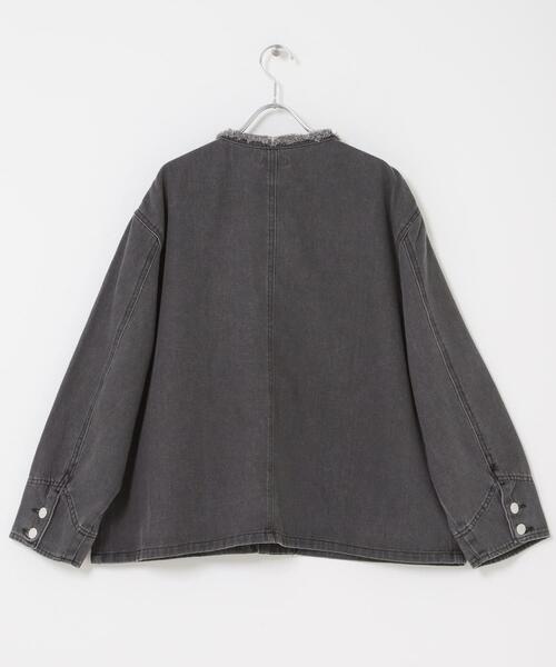 ITEMS URBANRESEARCH（アイテムズ アーバンリサーチ）の「デニムオーバーノーカラージャケット（デニムジャケット・レディース・ブラック/グレー/ブルー・FREE）」の19枚目の写真