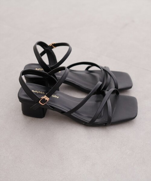 natural couture(ナチュラルクチュール)の「スムース細ヒモサンダル(サンダル・レディース・グレイッシュベージュ/アイボリー/ブラック・LARGE/MEDIUM)」の8枚目の写真