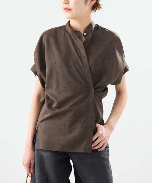 journal standard L'essage（ジャーナルスタンダードレサージュ）の「《WEB限定追加》DEVEAUX/ドットタックスリーブシャツ（シャツ/ブラウス・レディース・チョコ/レッド/ホワイト系その他・FREE）」の2枚目の写真