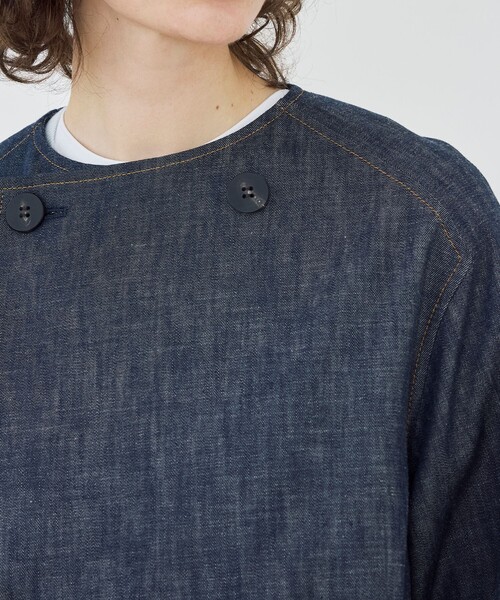 GALERIE VIE（ギャルリー ヴィー）の「【WEB先行予約】ステイブルーデニム カラーレストレンチコート（ノーカラーコート・レディース・ブルー・FREE）」の8枚目の写真