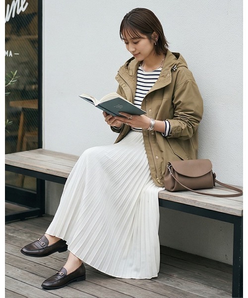 STYLE DELI(スタイルデリ)の「【DELI by】エレファントチャーム付きリアルレザーショルダーバッグ(ショルダーバッグ・レディース・ブラック/ブラウン/グレイッシュベージュ・FREE)」の6枚目の写真