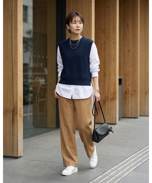 STYLE DELI(スタイルデリ)の「【DELI by】エレファントチャーム付きリアルレザーショルダーバッグ(ショルダーバッグ・レディース・ブラック/ブラウン/グレイッシュベージュ・FREE)」の4枚目の写真