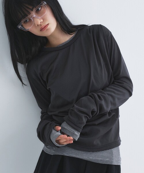 CODE A（コードエー）の「sheer combi layer tops（Tシャツ/カットソー・レディース・ライトグレー/チャコールグレー/ライトベージュ・00）」の2枚目の写真