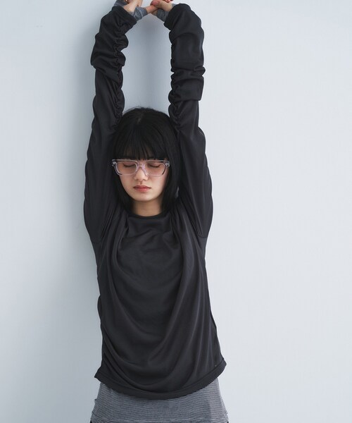 CODE A（コードエー）の「sheer combi layer tops（Tシャツ/カットソー・レディース・ライトグレー/チャコールグレー/ライトベージュ・00）」の4枚目の写真