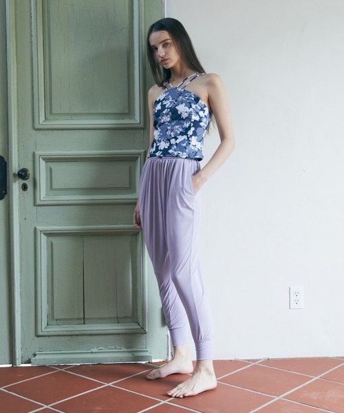 Julier Yoga and Relax(ジュリエヨガアンドリラックス)の「Julier (定番)ライトプライムギャザーパンツ(その他パンツ・レディース・ネイビー/ラベンダー/チャコール・2/1/0)」の8枚目の写真