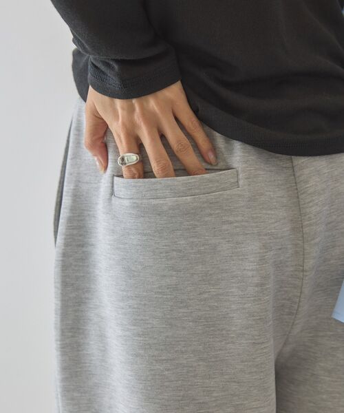AMERICAN HOLIC（アメリカンホリック）の「フロントタックポンチカーブパンツ（スウェットパンツ・レディース・ダークネイビー/杢グレー/アイボリー・M/L）」の11枚目の写真