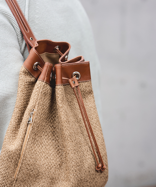 FRAMeWORK(フレームワーク)の「A VACATION/アヴァケーション 別注POOLバッグ(バックパック/リュック・レディース・ベージュ/ブラウン・FREE)」の21枚目の写真