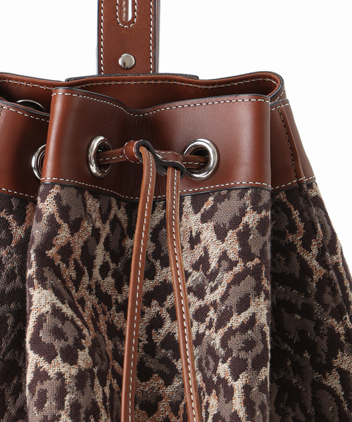 FRAMeWORK(フレームワーク)の「A VACATION/アヴァケーション 別注POOLバッグ(バックパック/リュック・レディース・ベージュ/ブラウン・FREE)」の7枚目の写真