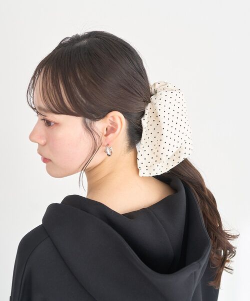earth music&ecology（アースミュージックアンドエコロジー）の「ドット2段フリルバンス（その他ヘアアクセサリー・レディース・ブラック/アイボリー・FREE）」の7枚目の写真