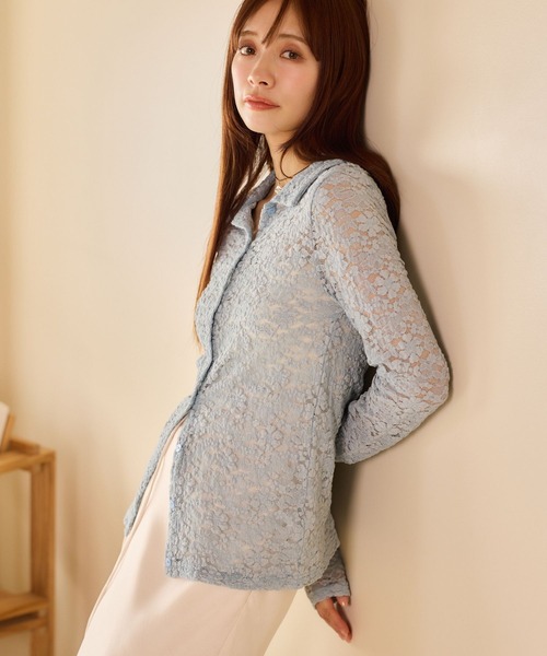 mysty woman（ミスティウーマン）の「【WEB限定】透かしフラワーポロカーディガン　667611（Tシャツ/カットソー・レディース・サックスブルー/ブラック/アイボリー・FREE）」の3枚目の写真