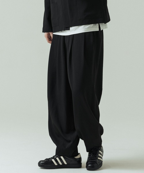SLICK(スリック)の「【SLICK/スリック】Toro Stretch Two Tuck Balloon Pants/トロストレッチツータックバルーンパンツ(スラックス・メンズ・グレイッシュベージュ/ブラック/チャコールグレー・3/2/1)」の4枚目の写真