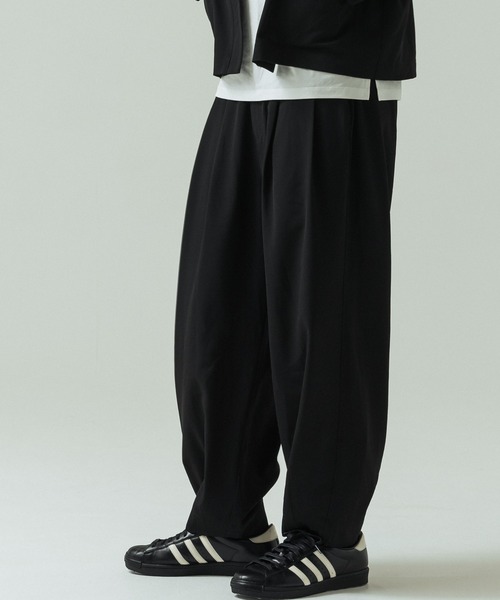 SLICK(スリック)の「【SLICK/スリック】Toro Stretch Two Tuck Balloon Pants/トロストレッチツータックバルーンパンツ(スラックス・メンズ・グレイッシュベージュ/ブラック/チャコールグレー・3/2/1)」の5枚目の写真