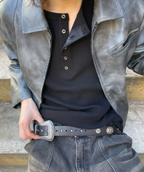 AAKAM（アーカム）の「Henry Neck Waffle Long Sleeve (Black)（Tシャツ/カットソー・レディース・その他・1/2）」の17枚目の写真