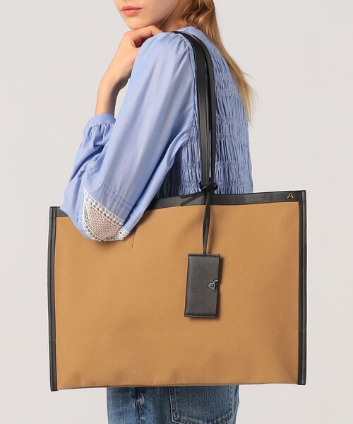 TOMORROWLAND （トゥモローランド）の「ADVENE THE TRENCH TOTE AIR トートバッグ（トートバッグ・レディース・ベージュ・FREE）」の2枚目の写真