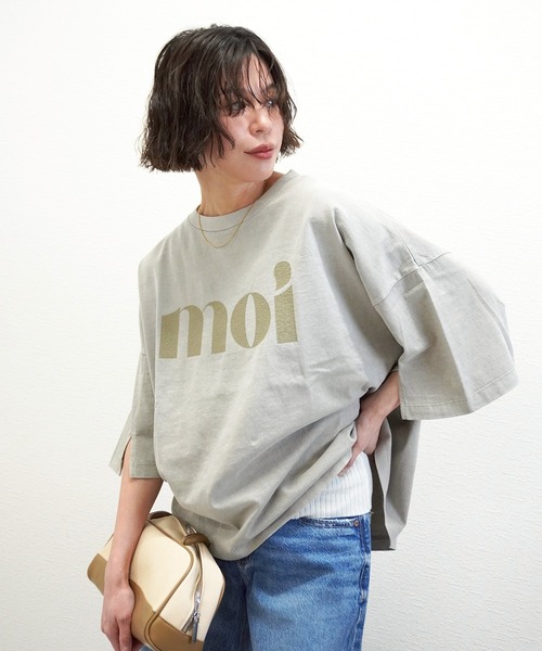 gossara（ゴサラ）の「【大人気アイテム再登場】ピグメント袖スリットプルオーバー（Tシャツ/カットソー・レディース・チャコールグレー/グレイッシュベージュ/アイボリー/ブラウン/ブルー・FREE）」の4枚目の写真