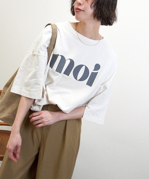 gossara（ゴサラ）の「【大人気アイテム再登場】ピグメント袖スリットプルオーバー（Tシャツ/カットソー・レディース・チャコールグレー/グレイッシュベージュ/アイボリー/ブラウン/ブルー・FREE）」の2枚目の写真
