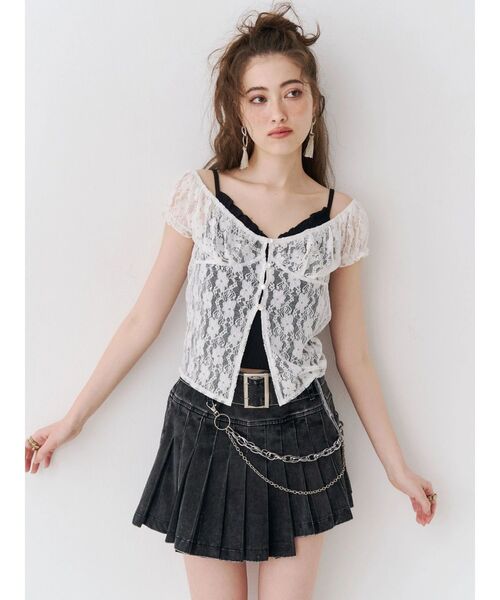 EVRIS(エヴリス)の「ワイドベルトチェーンミニスカート(スカート・レディース・ピンク/ベージュ/ブラック・SMALL/MEDIUM)」の4枚目の写真