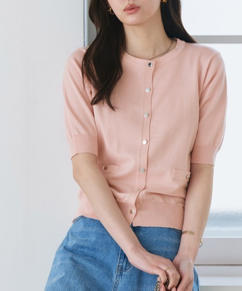 Pierrot(ピエロ)の「UV ウォッシャブル メタルボタンパフスリーブニットカーディガン(カーディガン/ボレロ・レディース・イエロー/ネイビー/ピンク/ブラック/オフホワイト・LL/L/M)」の14枚目の写真