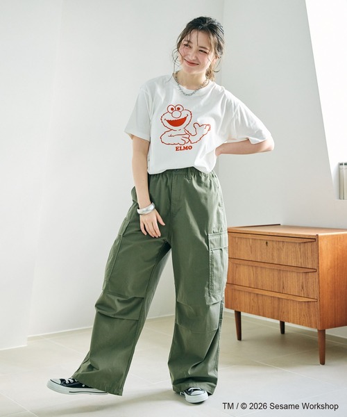 SESAME STREET(セサミストリート)の「【セサミストリート/SESAME STREET】エルモ/ELMOフロッキープリント半袖Tシャツ(2026SS)(Tシャツ/カットソー・レディース・オレンジ/グレー/オフホワイト・LL/3L/L/M)」の16枚目の写真