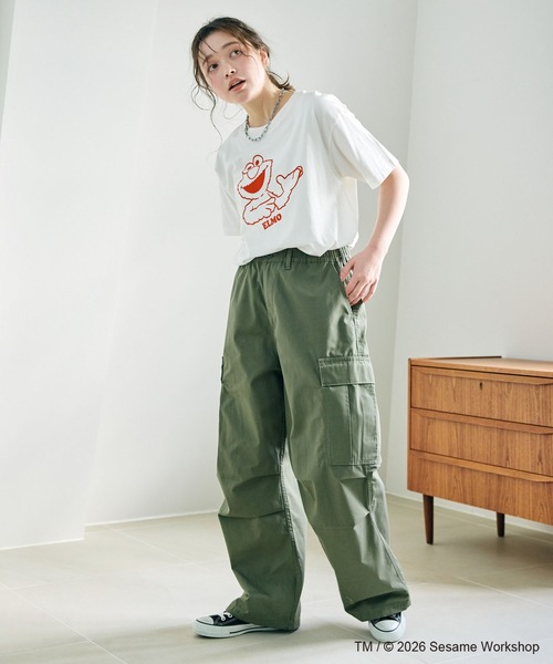SESAME STREET(セサミストリート)の「【セサミストリート/SESAME STREET】エルモ/ELMOフロッキープリント半袖Tシャツ(2026SS)(Tシャツ/カットソー・レディース・オレンジ/グレー/オフホワイト・LL/3L/L/M)」の17枚目の写真