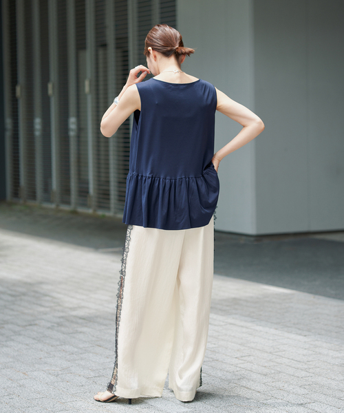 VERMEIL par iena(ヴェルメイユパーイエナ)の「ペプラム ノースリーブプルオーバー(Tシャツ/カットソー・レディース・ブラック/ホワイト/ネイビー・FREE)」の20枚目の写真