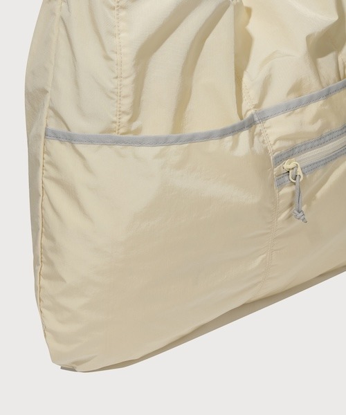COVERNAT(カバーナット)の「LIGHT NYLON ECO BAG(エコバッグ/サブバッグ・メンズ・アイボリー/ブラック・FREE)」の8枚目の写真