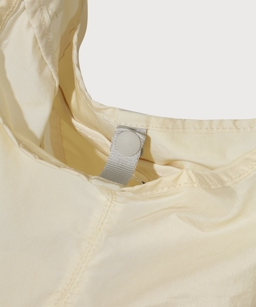 COVERNAT(カバーナット)の「LIGHT NYLON ECO BAG(エコバッグ/サブバッグ・メンズ・アイボリー/ブラック・FREE)」の10枚目の写真