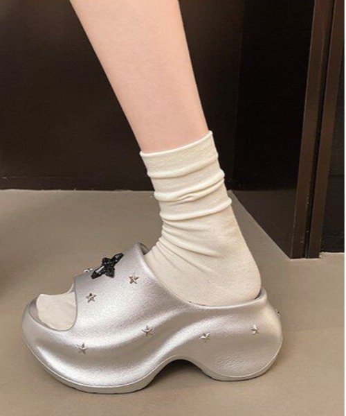 gossip!ロサンゼルス(ゴシップロサンゼルス)の「Y2K 星柄厚底プラットフォームサンダル ・ ビーチ&デイリー(スリッポン・レディース・ブラック・S/M/L)」の22枚目の写真