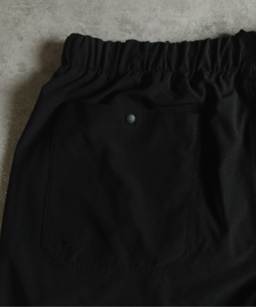 many men many mind(メニーメンメニーマインド)の「MANYMENMANYMINDS / AIRLEAKFABRIC/ショートパンツ(その他パンツ・メンズ・チャコール/ブラック・LARGE/X-LARGE/MEDIUM)」の11枚目の写真