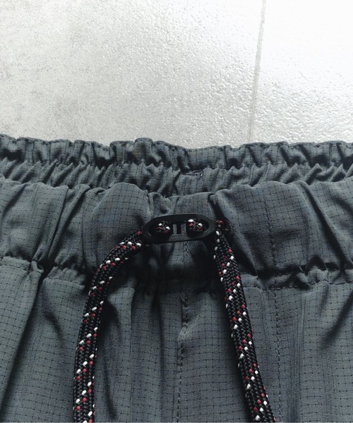 many men many mind(メニーメンメニーマインド)の「MANYMENMANYMINDS / AIRLEAKFABRIC/ショートパンツ(その他パンツ・メンズ・チャコール/ブラック・LARGE/X-LARGE/MEDIUM)」の14枚目の写真