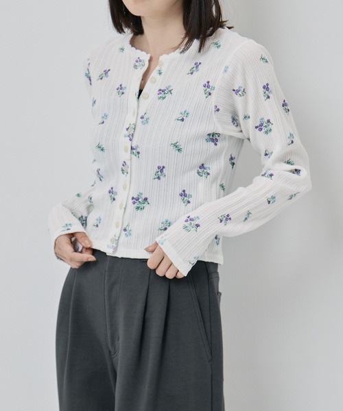 JANE SMITH / JOHN SMITH（ジェーンスミスジョンスミス）の「[JANE SMITH/ジェーン・スミス]COTTON EYELET RIB FLOWER CARDIGAN（カーディガン/ボレロ・レディース・ホワイト・38）」の3枚目の写真