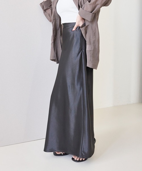 en CAnAF（エンカナフ）の「【シンプルで洗練見え】サテン ロングスカート（スカート・レディース・アイボリー/ブラック/ピンク・フリー）」の17枚目の写真