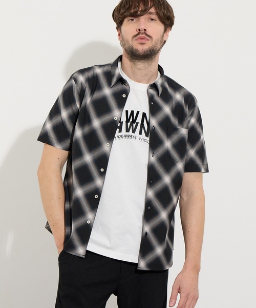 HIDEAWAYS NICOLE（ハイダウェイニコル）の「オンブレチェックショートレギュラー半袖シャツ（シャツ/ブラウス・メンズ・ブラック×ホワイト/トリコロール/ホワイト×ブルー・LARGE/MEDIUM/X-LARGE）」の3枚目の写真