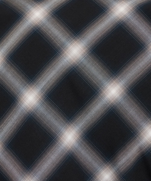 HIDEAWAYS NICOLE（ハイダウェイニコル）の「オンブレチェックショートレギュラー半袖シャツ（シャツ/ブラウス・メンズ・ブラック×ホワイト/トリコロール/ホワイト×ブルー・LARGE/MEDIUM/X-LARGE）」の14枚目の写真