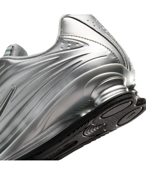 NIKE(ナイキ)の「NIKE Shox Z(ナイキ ショックス Z)(スニーカー・レディース・シルバー系・23cm/23.5cm/24cm/24.5cm/25cm)」の10枚目の写真