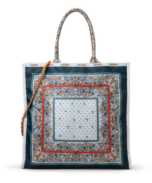 LeSportsac(レスポートサック)の「LG CHAIN TOTE サンリットガーデンバンダナ(トートバッグ・レディース・オレンジ・FREE)」の7枚目の写真