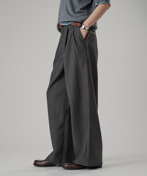 ONCILY(オンシェリー)の「HEART PATCH STUDS STRAIGHT SLACKS / ハートパッチスタッズストレートスラックス(スラックス・メンズ・ブラック/グレー・SMALL/MEDIUM/LARGE)」の18枚目の写真