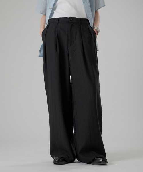 ONCILY(オンシェリー)の「HEART PATCH STUDS STRAIGHT SLACKS / ハートパッチスタッズストレートスラックス(スラックス・メンズ・ブラック/グレー・SMALL/MEDIUM/LARGE)」の6枚目の写真