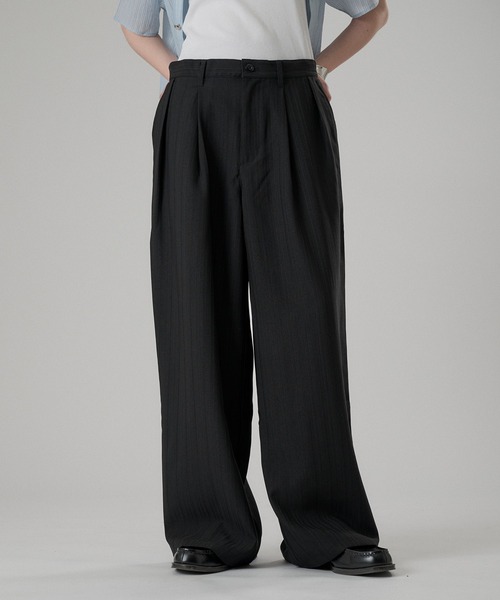 ONCILY(オンシェリー)の「HEART PATCH STUDS STRAIGHT SLACKS / ハートパッチスタッズストレートスラックス(スラックス・メンズ・ブラック/グレー・SMALL/MEDIUM/LARGE)」の7枚目の写真