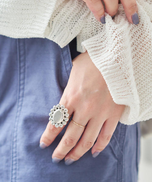 Spick & Span（スピックアンドスパン）の「《追加2》BASENOTES / ベースノート FLOWER RING（リング・レディース・シルバー・5）」の2枚目の写真