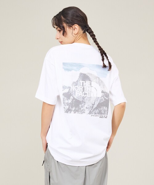 THE NORTH FACE(ザノースフェイス)の「【THE NORTH FACE/ノースフェイス】TFN NT32657 / ハーフドームデジタルスクエアロゴTシャツ / ユニセックス(Tシャツ/カットソー・メンズ・ホワイト/ブラック・M/XL/L)」の1枚目の写真