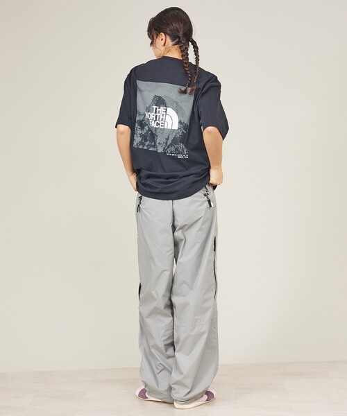 THE NORTH FACE(ザノースフェイス)の「【THE NORTH FACE/ノースフェイス】TFN NT32657 / ハーフドームデジタルスクエアロゴTシャツ / ユニセックス(Tシャツ/カットソー・メンズ・ホワイト/ブラック・M/XL/L)」の4枚目の写真