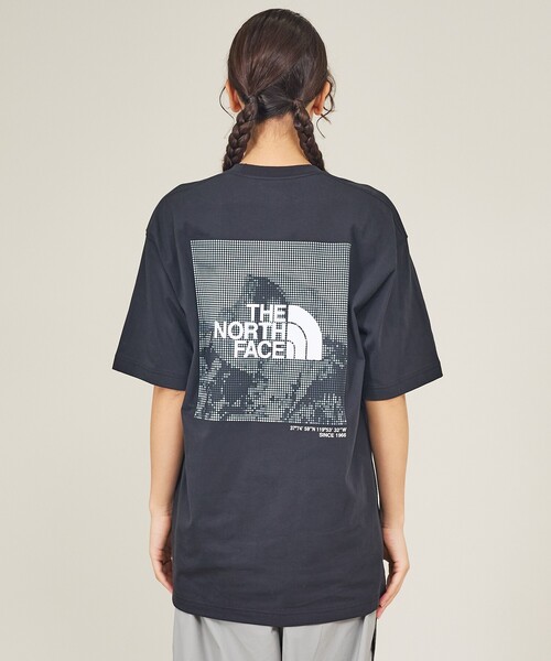THE NORTH FACE(ザノースフェイス)の「【THE NORTH FACE/ノースフェイス】TFN NT32657 / ハーフドームデジタルスクエアロゴTシャツ / ユニセックス(Tシャツ/カットソー・メンズ・ホワイト/ブラック・M/XL/L)」の7枚目の写真