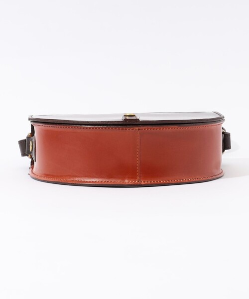 GLENROYAL(グレンロイヤル)の「【別注】GLENROYAL Saddle Shoulder Bag ブライドルレザー ショルダーバッグ(ショルダーバッグ・メンズ・ダークブラウン/ブラック・FREE)」の6枚目の写真