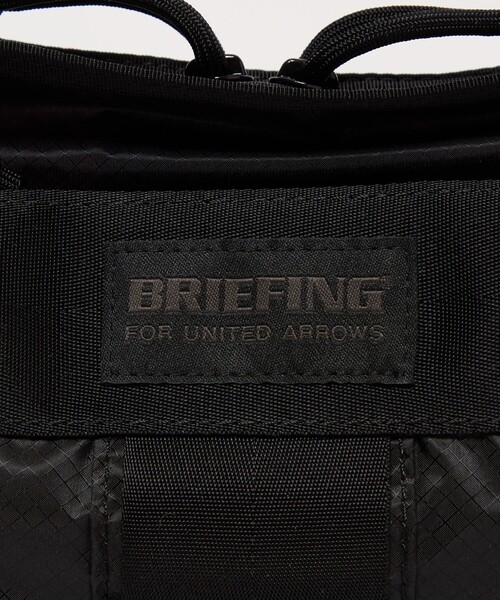 BRIEFING（ブリーフィング）の「【別注】＜BRIEFING＞SOLID LIGHT SACOCHE TALL ソリッド ライト/サコッシュ（ショルダーバッグ・メンズ・ブラック・FREE）」の12枚目の写真