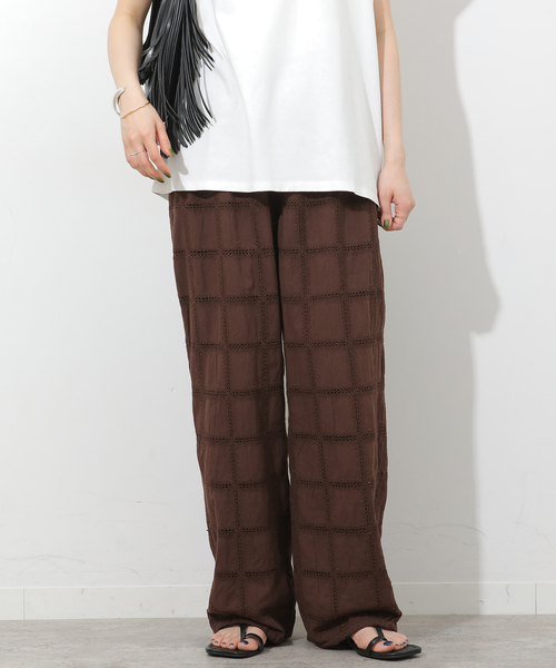 JOURNAL STANDARD relume(ジャーナルスタンダード レリューム)の「スクエアエンブロイダリーパンツ(その他パンツ・レディース・ブラウン/ホワイト・FREE)」の15枚目の写真